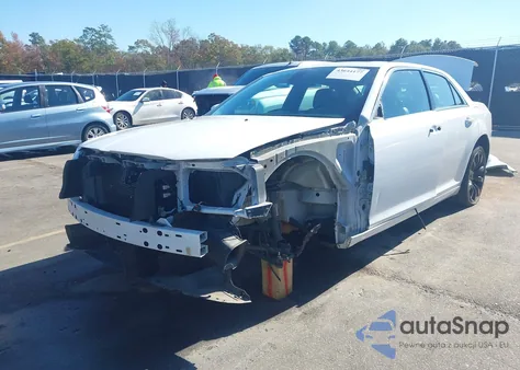 2018 Chrysler 300 Touring L z USA, uszkodzony, nr VIN 2C3CCAAG2JH191282